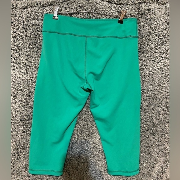 Women’s Zella High Waist Shorts Green Size Medium - Picture 1 of 5